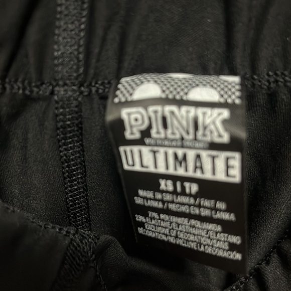 PINK- ultimate black leggings - Picture 3 of 7